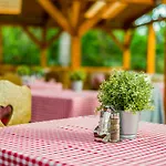 Hotel Lipicai Es Etterem