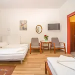 Lipicai Es Etterem Hotel Szilvasvarad