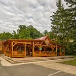 Lipicai és étterem