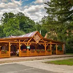 Lipicai és étterem