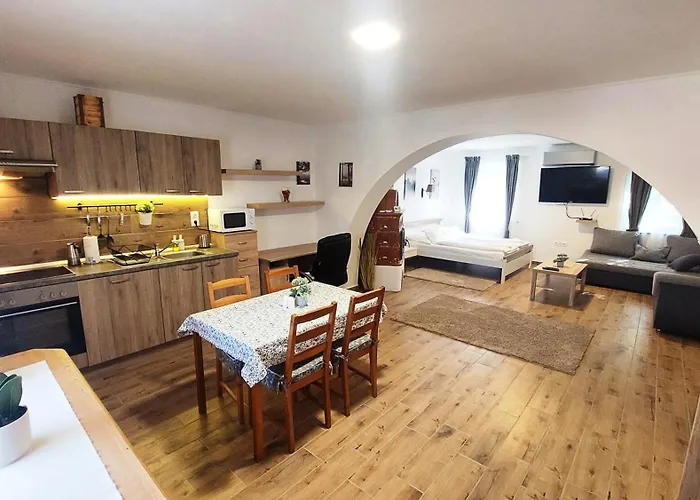 Lipicai Es Etterem Hotel